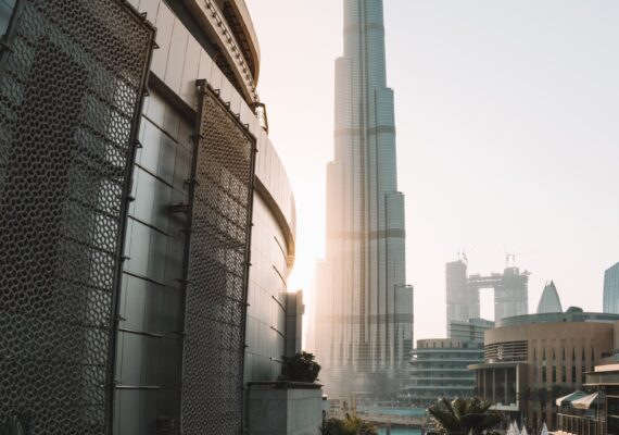 Profita acum de ofertele speciale pentru Dubai,unul din cele mai cosmopolite orase ale lumii, un oras al contrastelor!